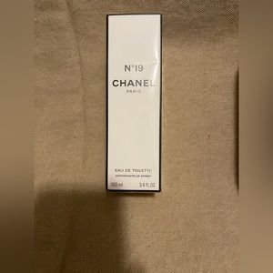 Chanel #19 Eau de Toilette 100ml. Original #19 NOT Poudre